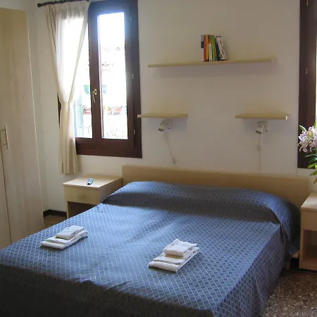 Santo Stefano - Couette-café 3*